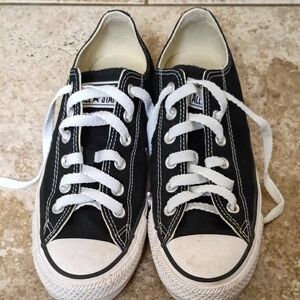 Converse Men's Black and White Sneakers